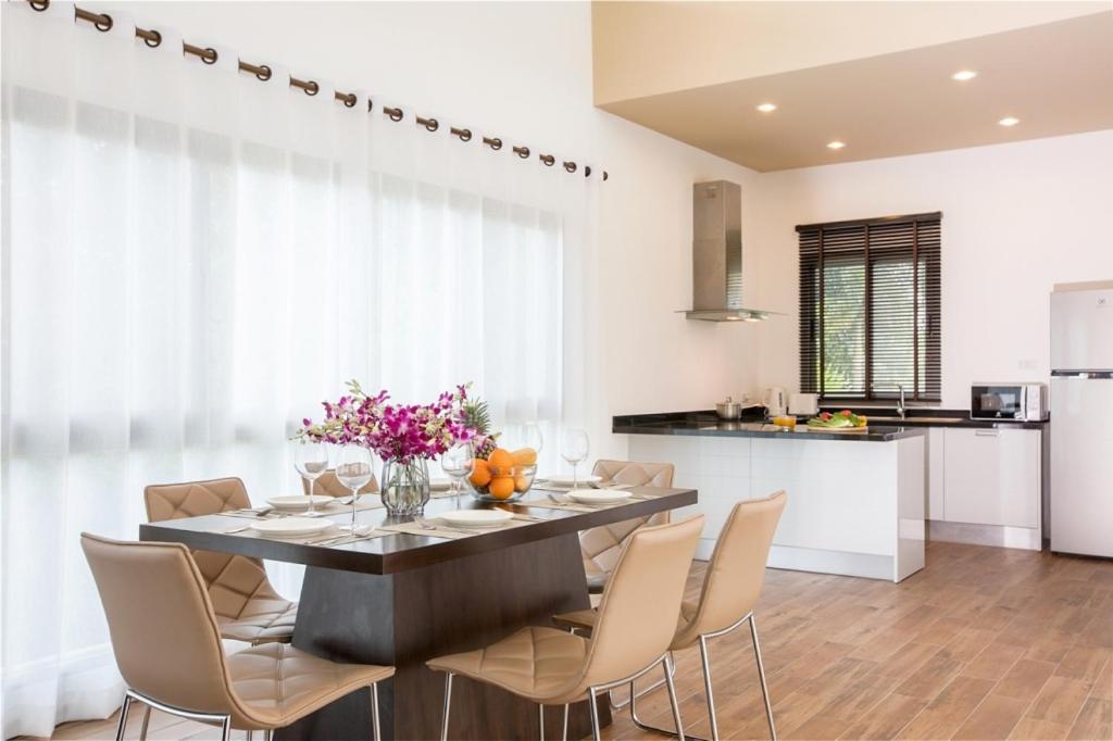 Shanti Villas X Monthstayz Thailand Rawai Extérieur photo